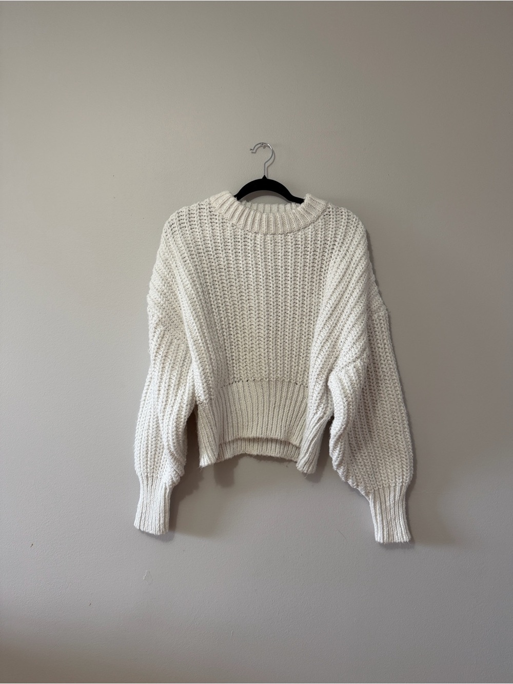H&M Chunky Knit Crewneck Sweater in White Medium Like New
